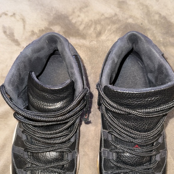 Jordan 11 - Picture 8 of 12
